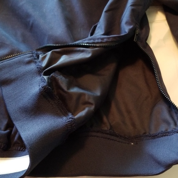 Pullover - Picture 3 of 3